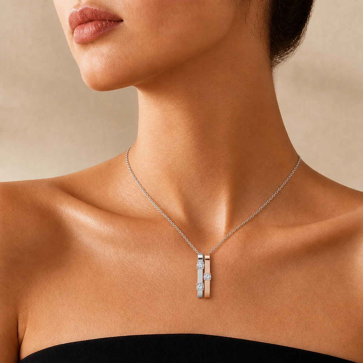 Luxury Shine/Rose Necklace, vista modelada referencial